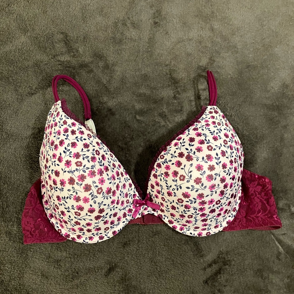 Jessica Simpson Bra